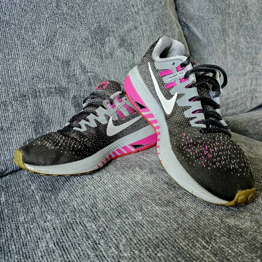 Nike Sneakers - Picture 4 of 4